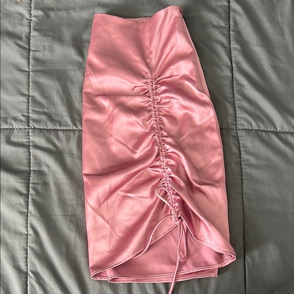 Forever 21 Satin Side Scrunch Mini Skirt Size Small NWT